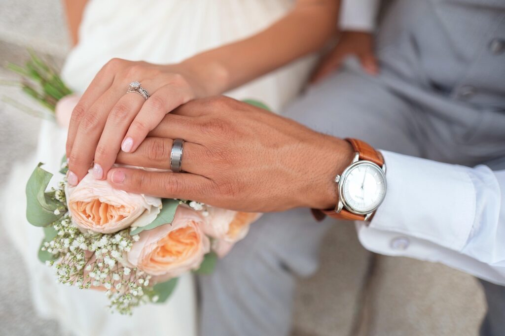 バツイチ女性が恋愛や結婚報告をしづらい理由とは？